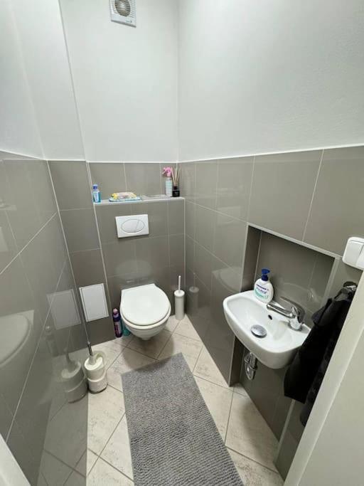 Cozy Karlin Apartment Praga Exterior foto